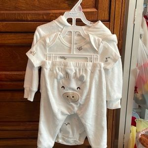 Carter’s NWT 3 piece set